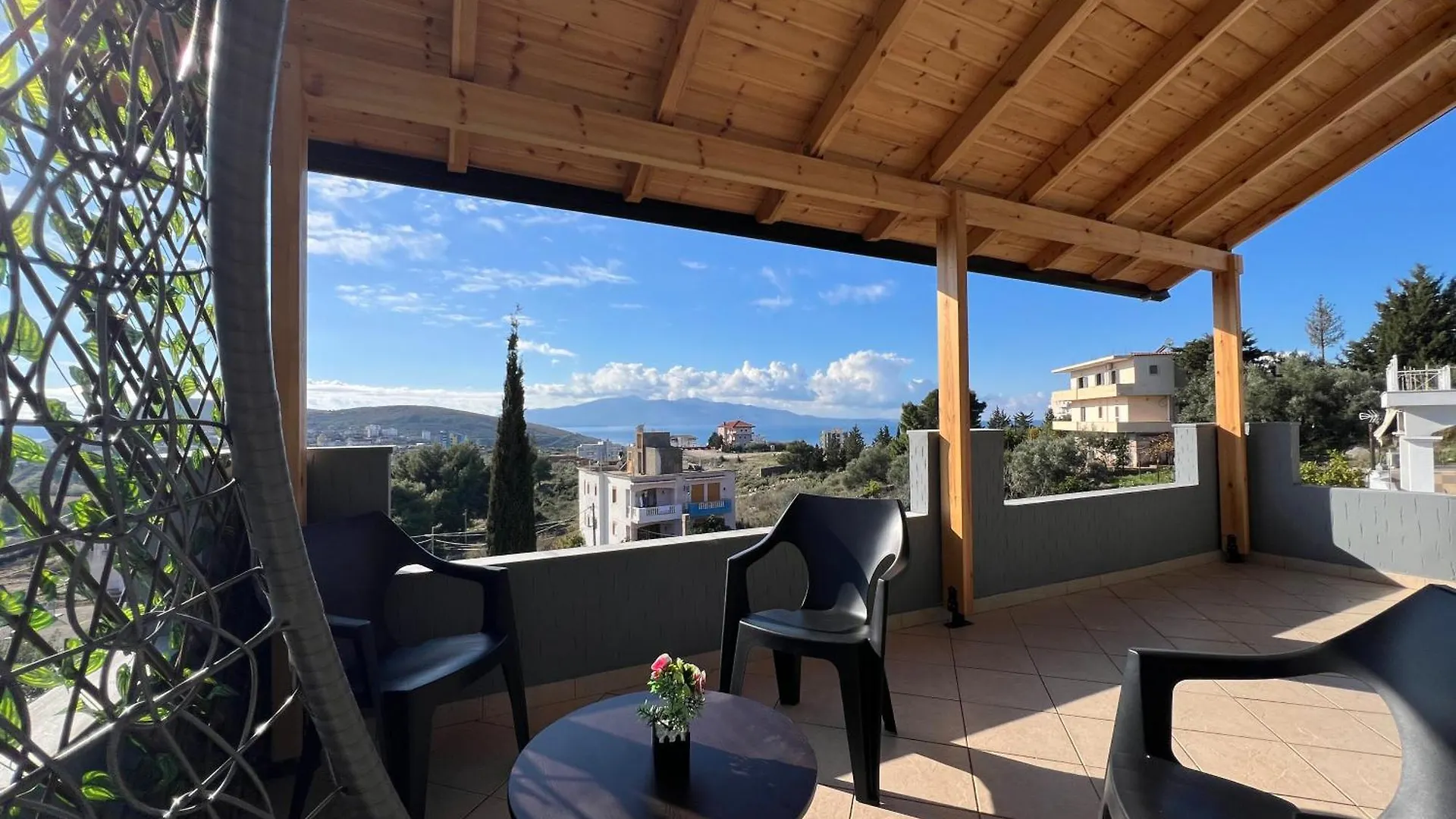 Vila 240 Sarande